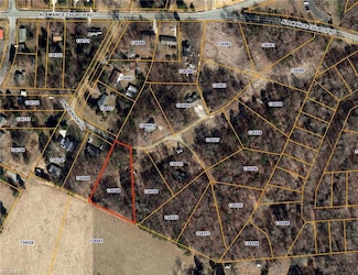 3226 Pine Brook Ln, Greensboro, NC 27406