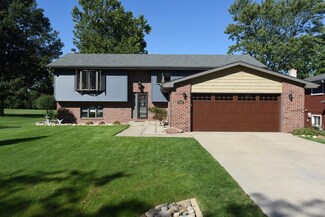 1487 Happy Valley Rd, Crown Point, IN 46307