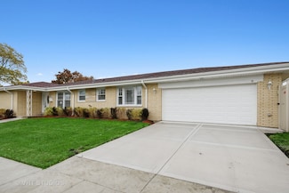 4141 Mulford St, Skokie, IL 60076