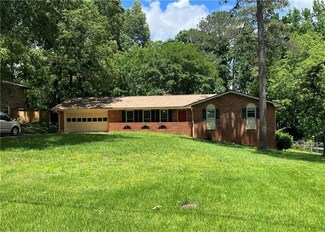 5607 Mountainbrooke Ct, Stone Mountain, GA 30087