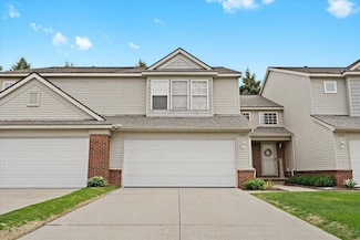 2296 Crystal Crossing Dr Unit 72, Howell, MI 48843