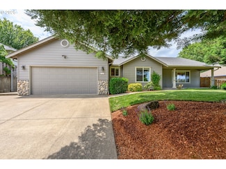 3307 NE Grandhaven Dr, McMinnville, OR 97128