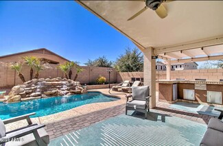 1277 W Busa Dr, San Tan Valley, AZ 85143