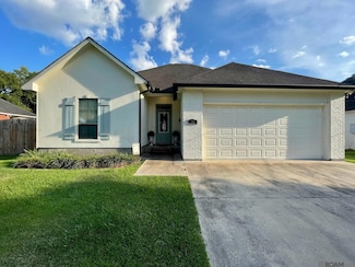 740 Lakeview Dr, Denham Springs, LA 70726