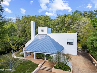 2426 Eastover Dr, Jackson, MS 39211