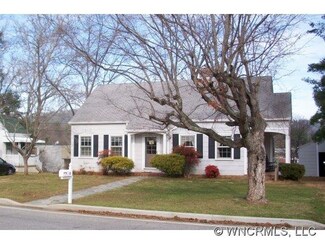 11 Lakeshore Dr, Asheville, NC 28804
