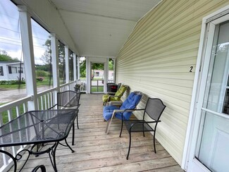 2 Darlene Ln, Litchfield, NH 03052