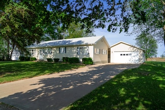 2056 Peek Home Rd, Dixon, IL 61021