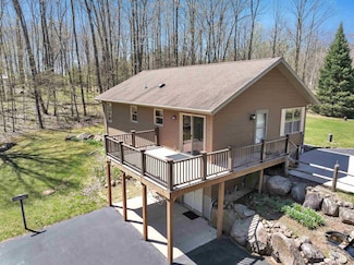 N11598 Helgeson Rd, Iola, WI 54945