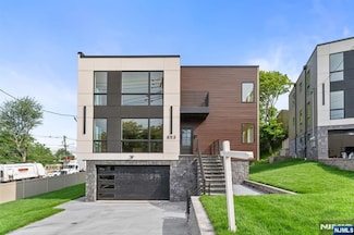 853 Pleasantview Terrace, Ridgefield, NJ 07657