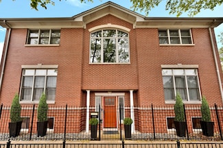 1800 W Melrose St, Chicago, IL 60657