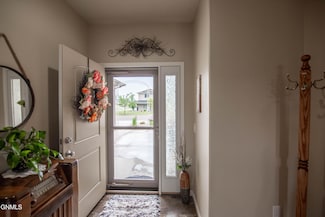 838 Mayflower Dr, Bismarck, ND 58504