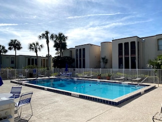 516 Orange Dr Unit 17, Altamonte Springs, FL 32701