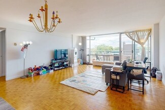 45 Longwood Ave Unit 812, Brookline, MA 02446