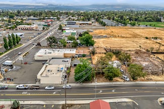 45 Lozier Ln, Medford, OR 97501