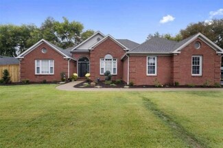 32 Hightower Ct, Bowling Green, KY 42103
