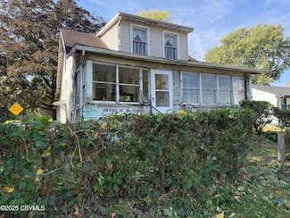 5 Runyan Rd, Selinsgrove, PA 17870