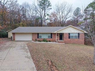 3410 S 33rd Cir, Fort Smith, AR 72903