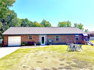306 NE 10th St, Stigler, OK 74462