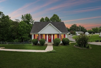 1000 Corlew Ln, White Bluff, TN 37187