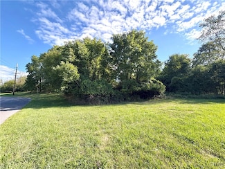 26 Bradley St, Auburn, NY 13021