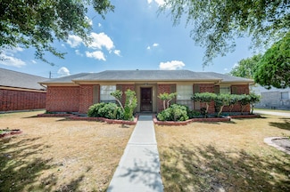 13211 Rosstown Dr, Sugar Land, TX 77478