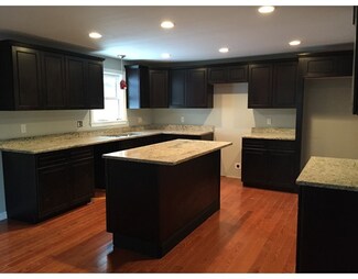 33 Sylvanus Wood Ln, Woburn, MA 01801
