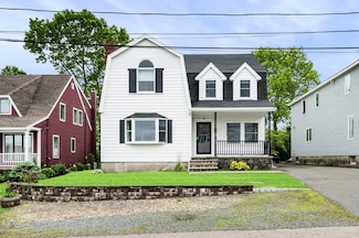 65 Prospect St, Swampscott, MA 01907