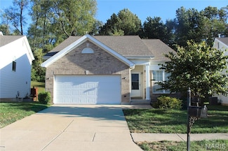 4308 Hollow Brook Ct, Florissant, MO 63034