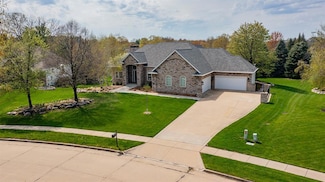 12917 Timberline Dr, Urbandale, IA 50323
