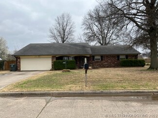 2505 Peggy Ln, Muskogee, OK 74403