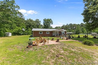 231 Dogwood Dr, Lumber Bridge, NC 28371