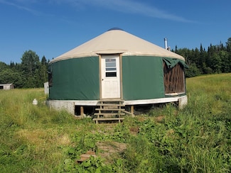 368 Buzzell Rd, Newport, VT 05857