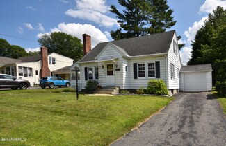 20 Deerfield St, Pittsfield, MA 01201