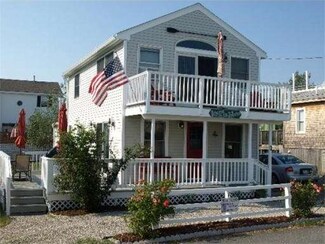 6 44th St, Newbury, MA 01951