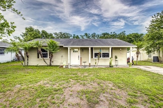 2443 Delrose Dr E, Lakeland, FL 33805