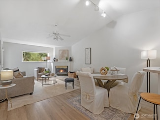 5620 14th Dr W Unit 305, Everett, WA 98203