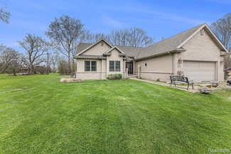 9500 Whitall Ln, Grosse Ile, MI 48138