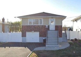 3456 5th St, Oceanside, NY 11572