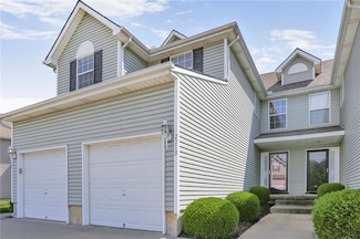 2219 SW Rambling Vine Rd, Lees Summit, MO 64082