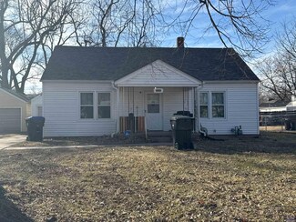 811 SW Medford Ave, Topeka, KS 66606