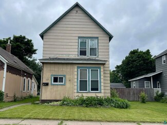317 12th Ave W, Ashland, WI 54806