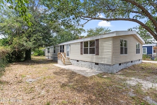 1070 Pinecrest Rd, Southport, NC 28461