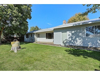 280 NE 5th St, Dufur, OR 97021