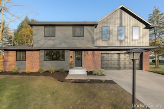 1560 Eastlawn Rd SE, Grand Rapids, MI 49506