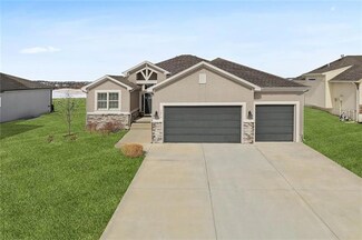 1214 Buckingham Ct, Raymore, MO 64083