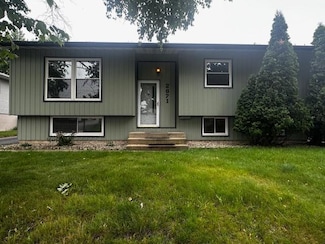 2671 4th Ave NE, Rochester, MN 55906