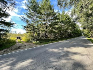 8406 E 36th St, Newaygo, MI 49337