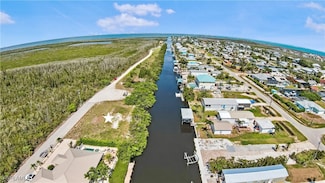 2807 Cussell Dr, Saint James City, FL 33956