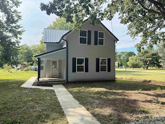 874 N Jackson St, Andrews, IN 46702